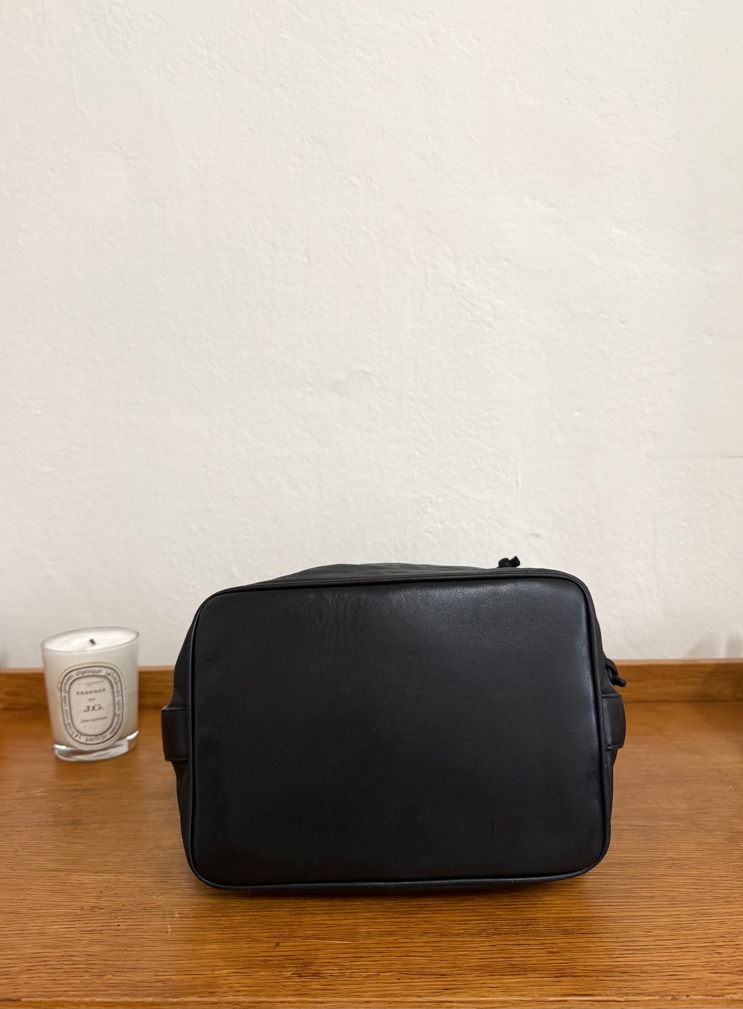 CHANEL BUCKET CC LOGO & POUCH