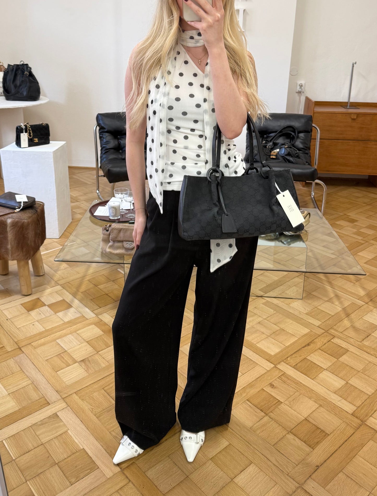 GUCCI GG SHOULDER BAG BLACK WITH POUCH