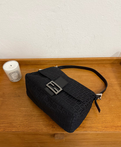 FENDI MAMMA BAGUETTE BLACK ZUCCA