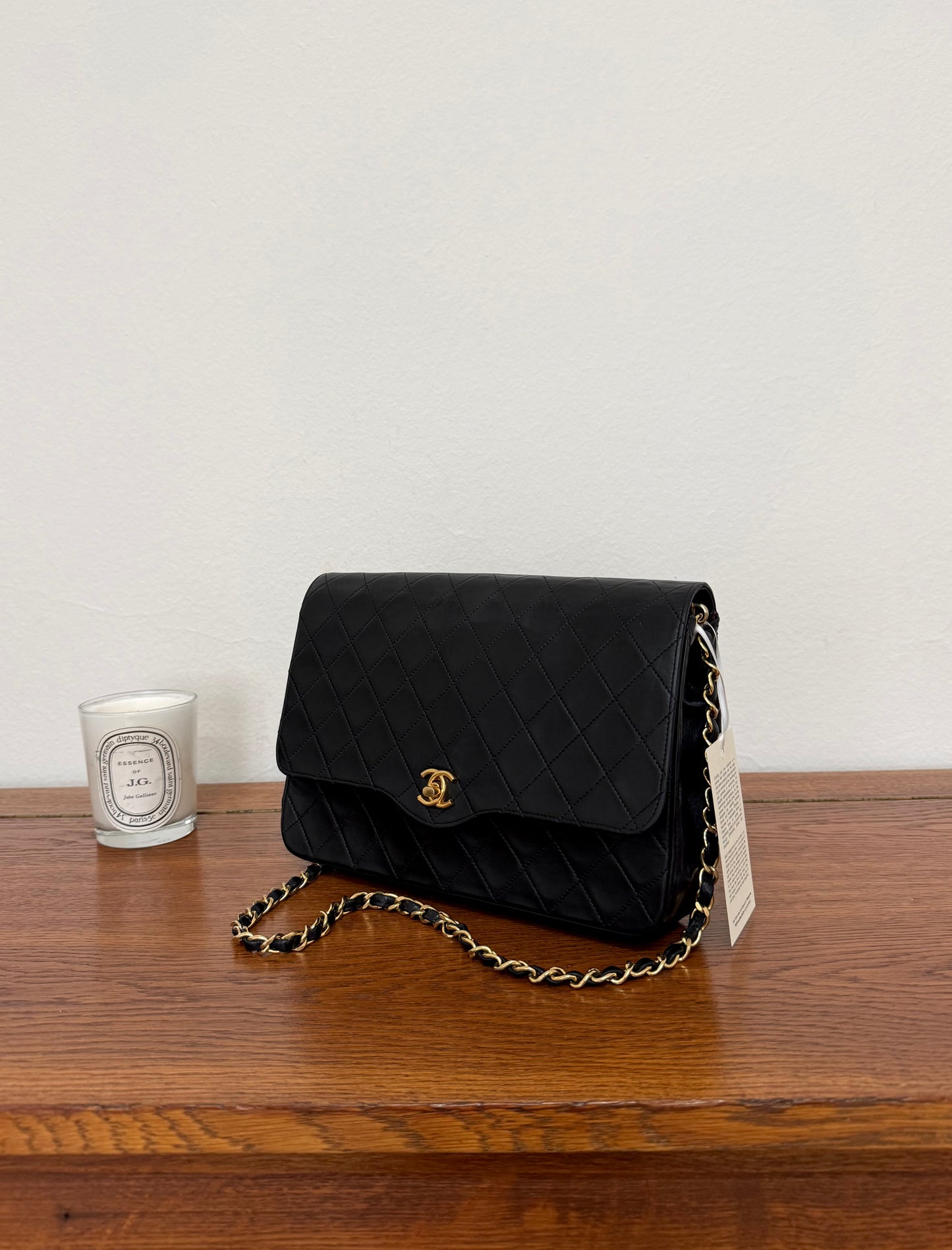 CHANEL BLACK TWIST LOCK FLAP BAG LAMBSKIN GOLD HW