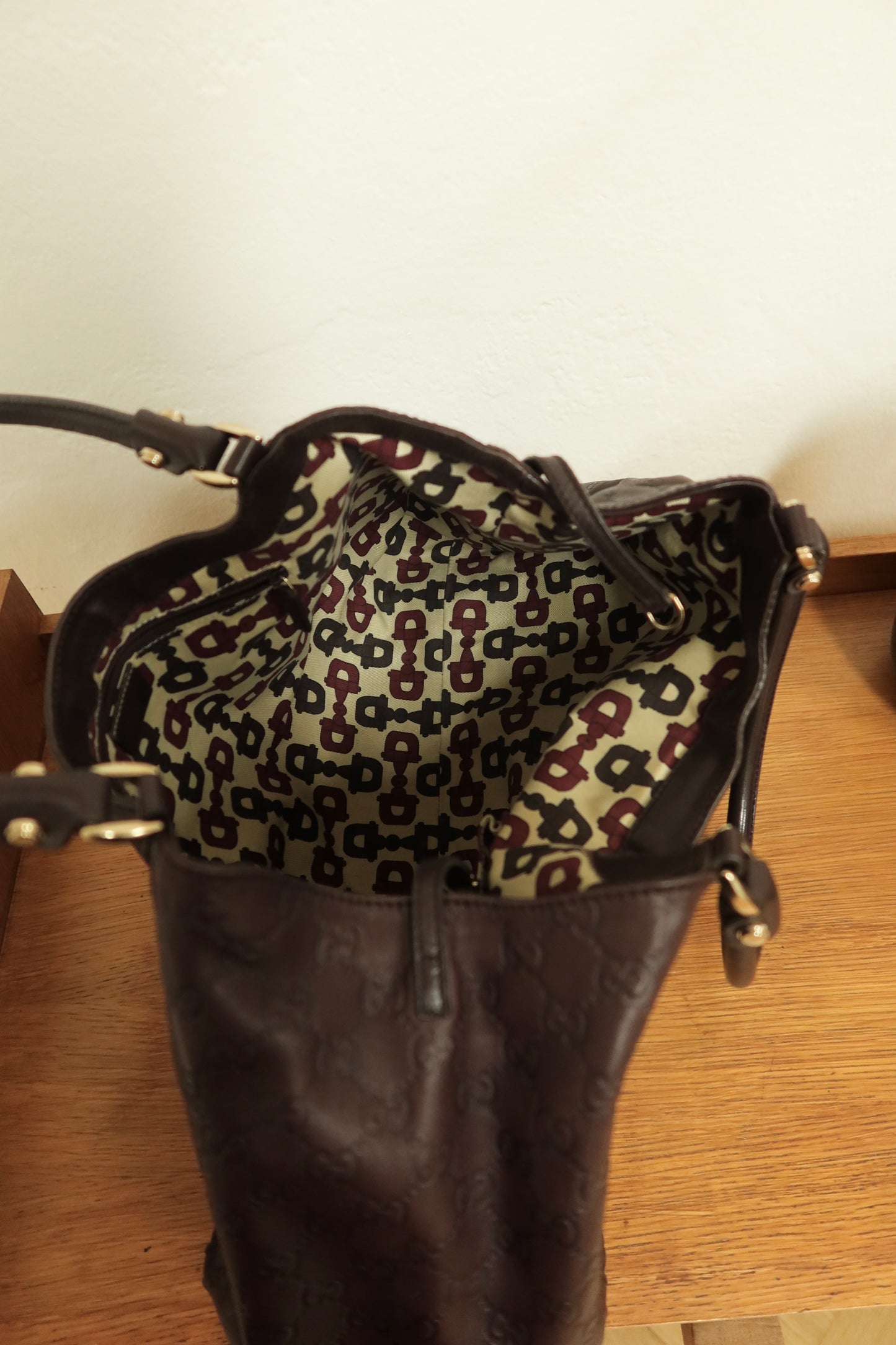 GUCCI GG HOBO ABBEY BAG BURGUNDY GOLD HW