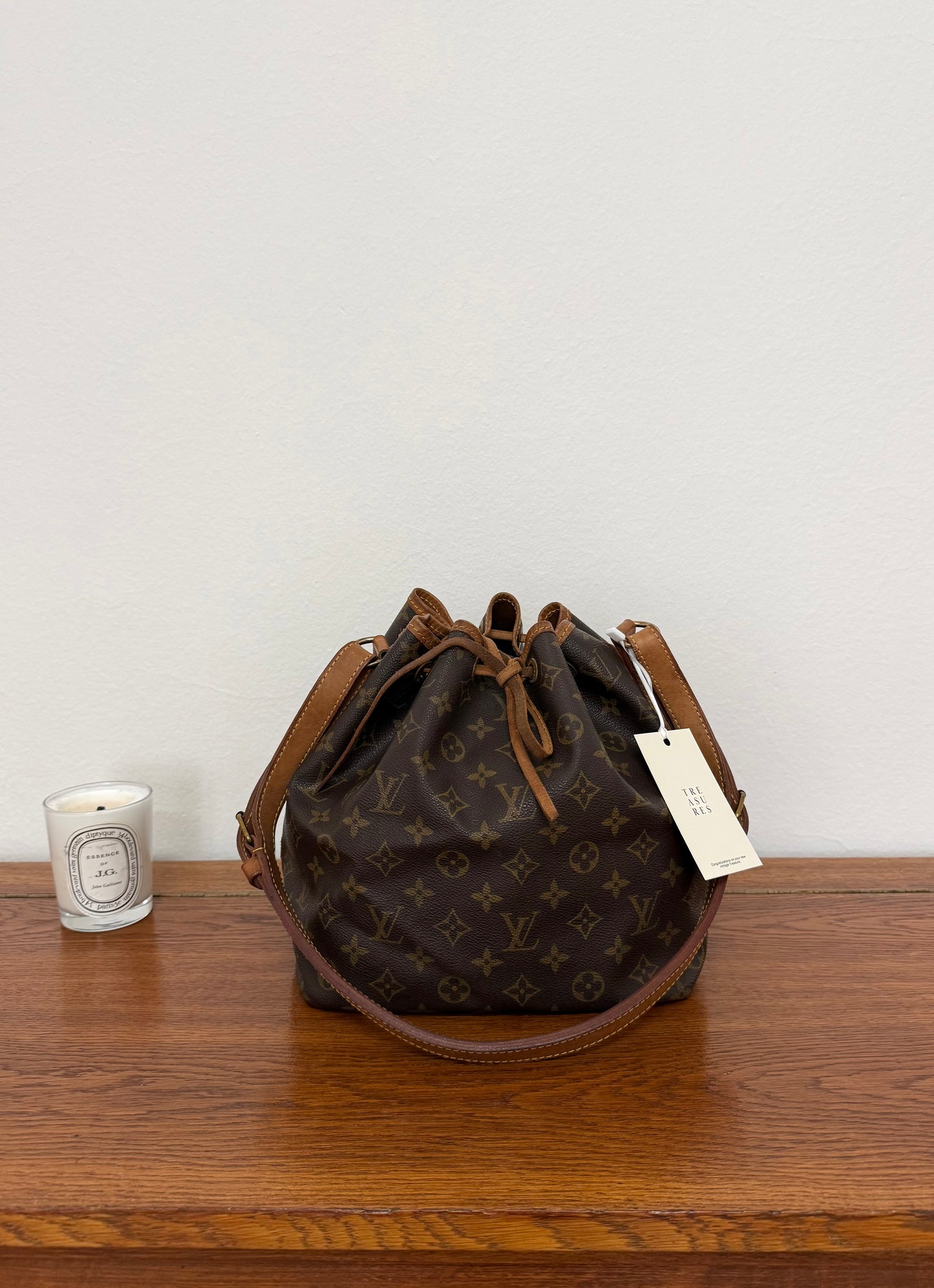 LV PETIT NOÉ MONOGRAM BUCKET BAG 318