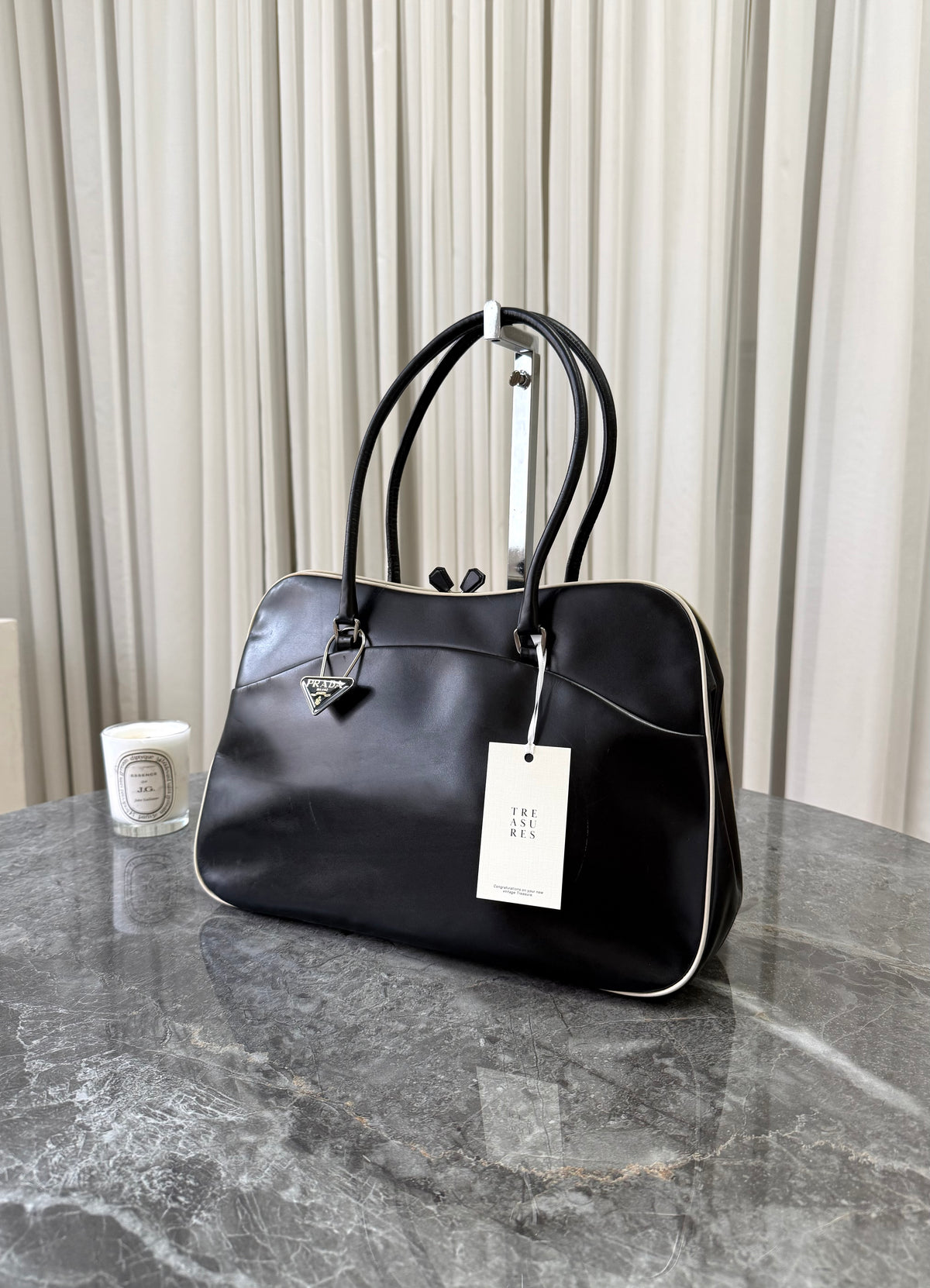 Prada Triangle bowling bag z černé kůže spazzolato, foto 3