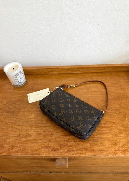 LV POCHETTE 303