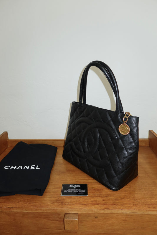 CHANEL CAVIAR MEDALLION TOTE GOLD HW