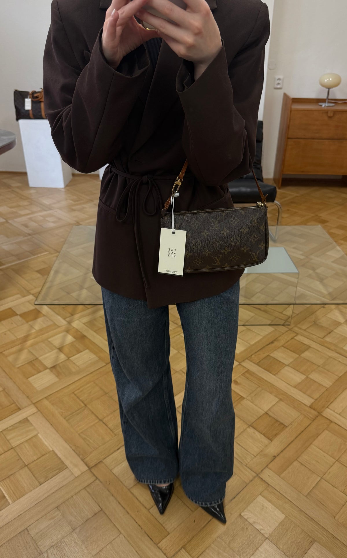 LV Pochette