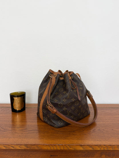 LV PETIT NOÉ MONOGRAM BUCKET BAG