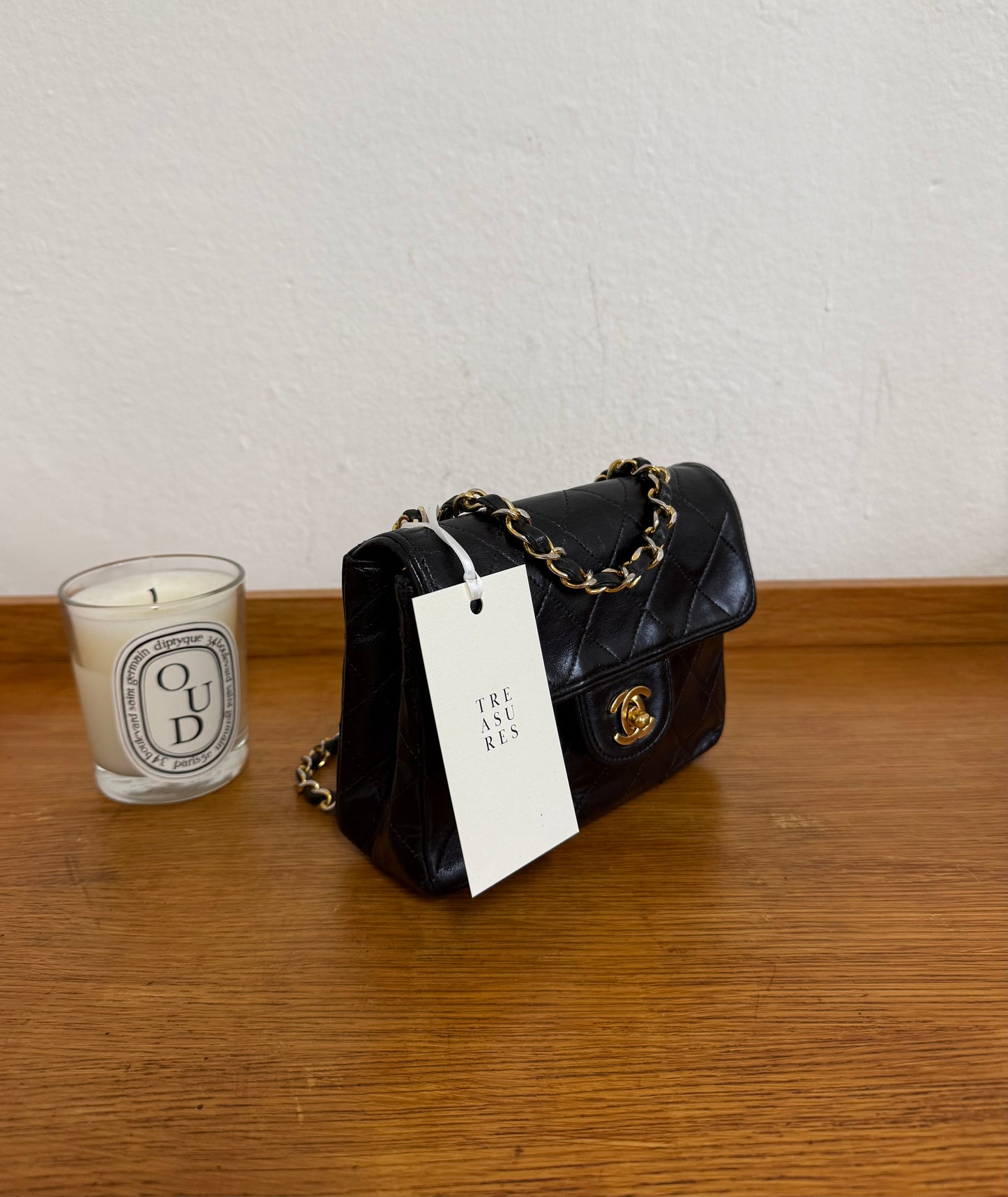 CHANEL CLASSIC SINGLE FLAP BAG TWIST LOCK 24K GOLD