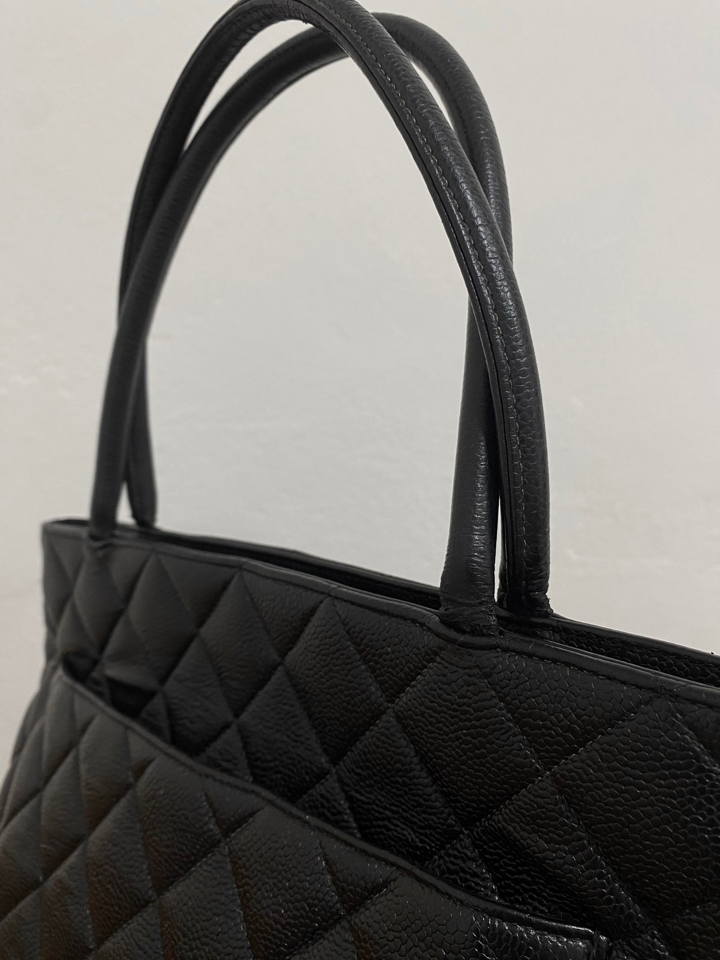 CHANEL CAVIAR MEDALLION TOTE SILVER HW
