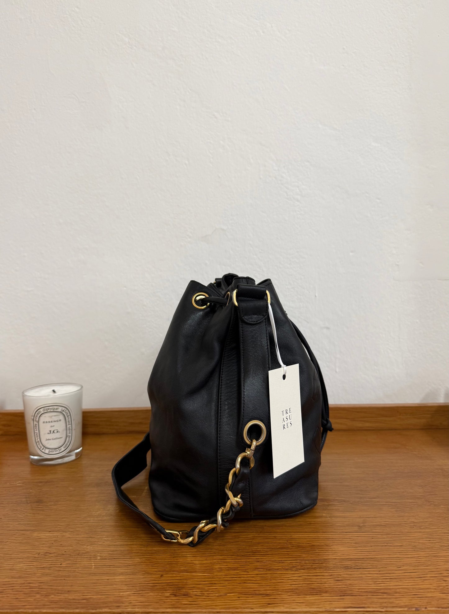 CHANEL BUCKET CC LOGO & POUCH