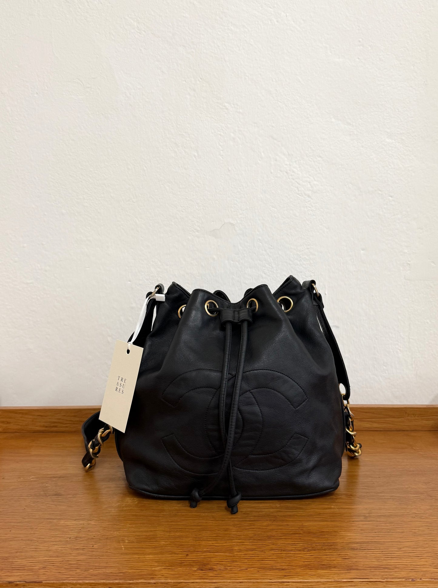 CHANEL BUCKET CC LOGO & POUCH