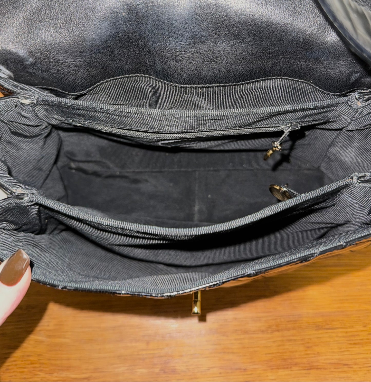 CHANEL TWIST LOCK FLAP PATENT LEATHER