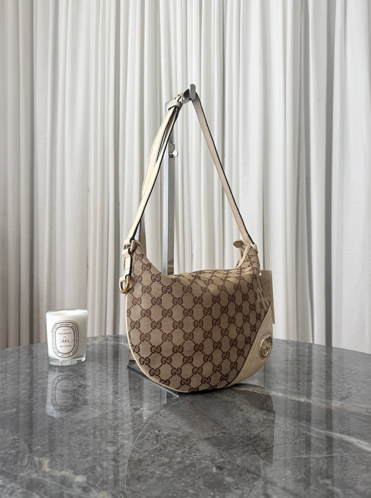 Gucci Sukey crossbody z GG canvasu se zlatým hardwarem, foto 2