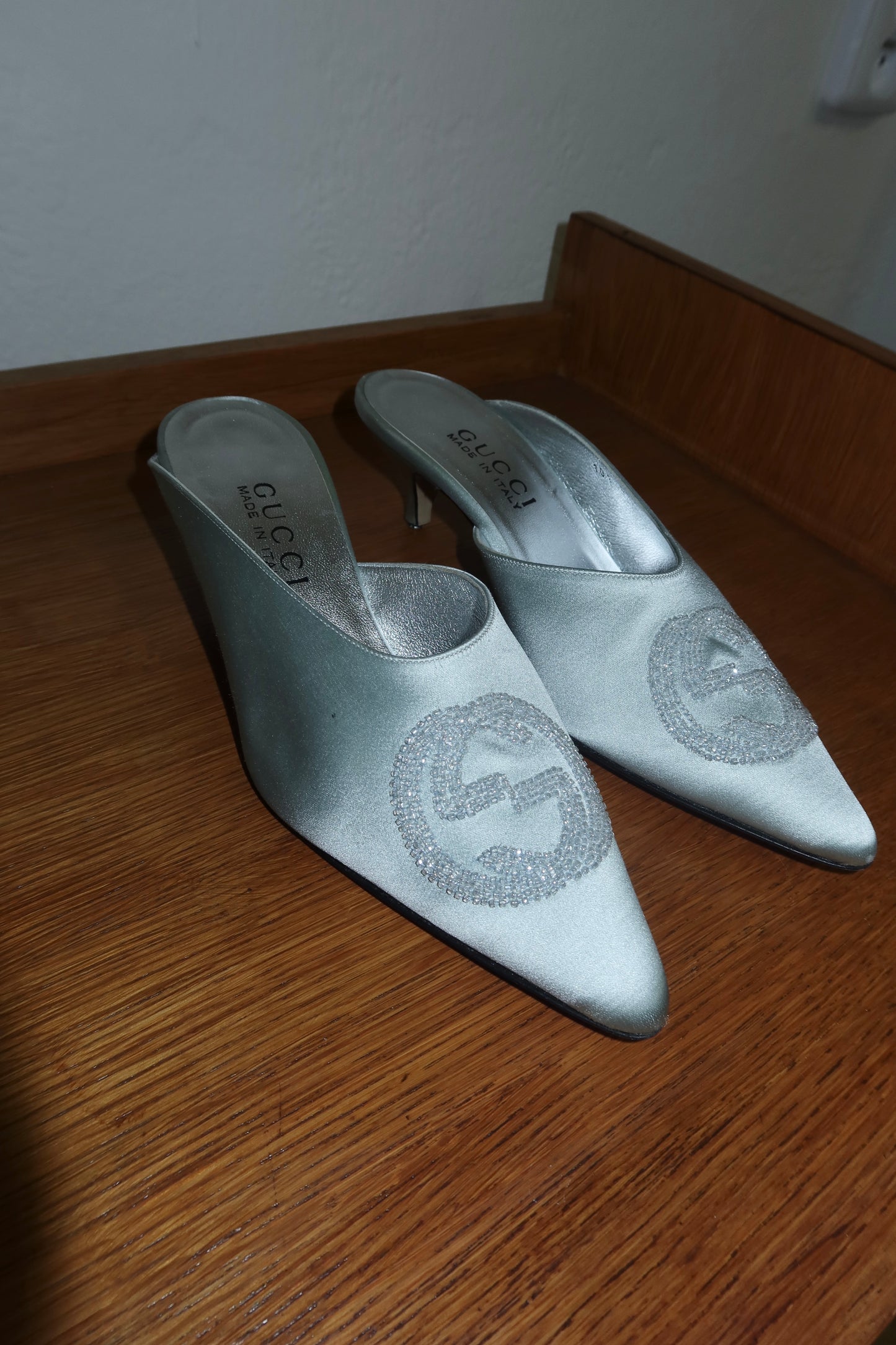 GUCCI BEADED SATIN KITTEN HEELS 36