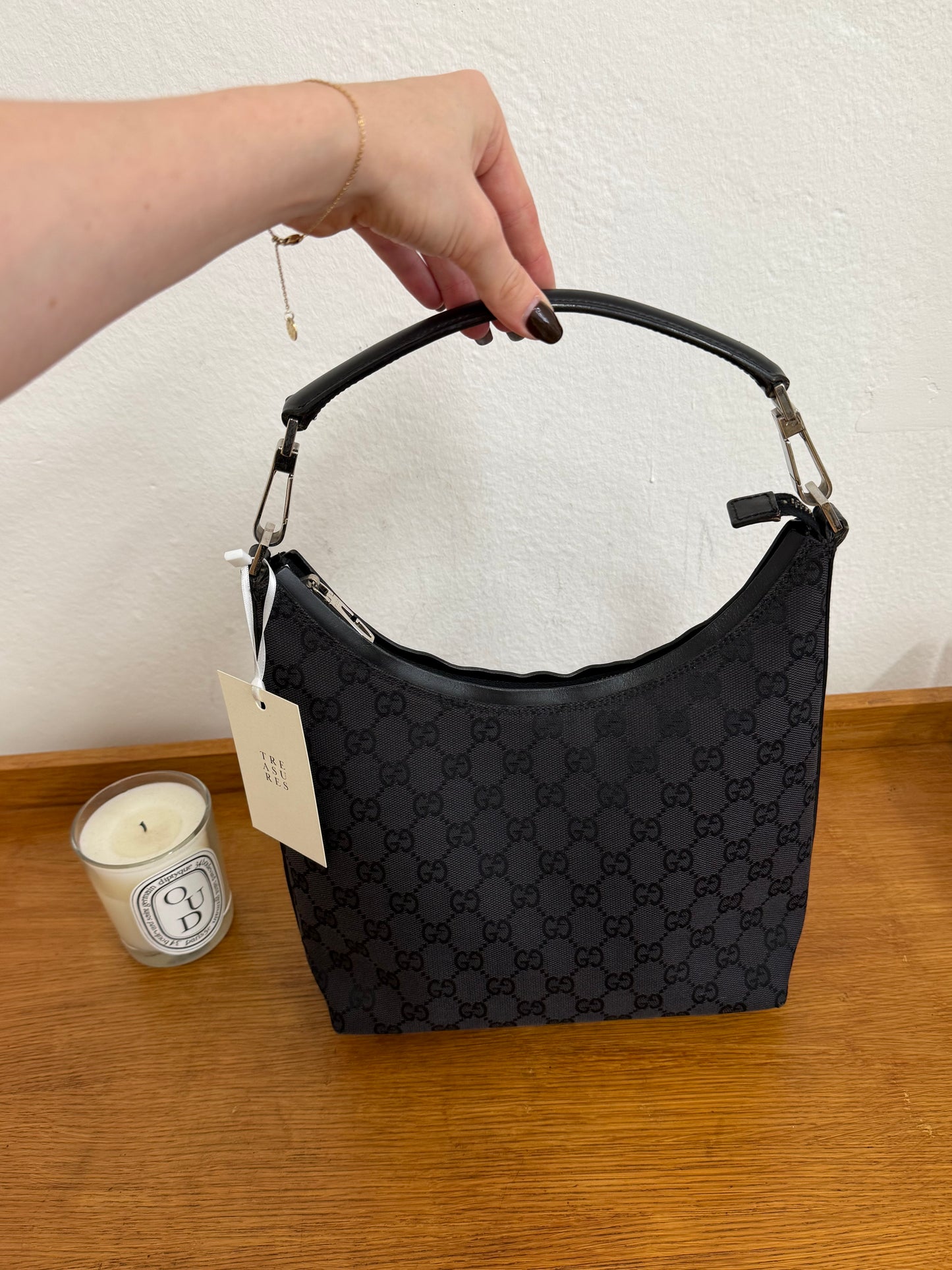 GUCCI GG BLACK SHOULDER BAG