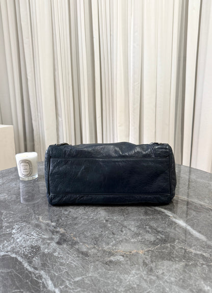 Balenciaga Velo z jehněčí kůže s mosazným hardwarem, foto 7