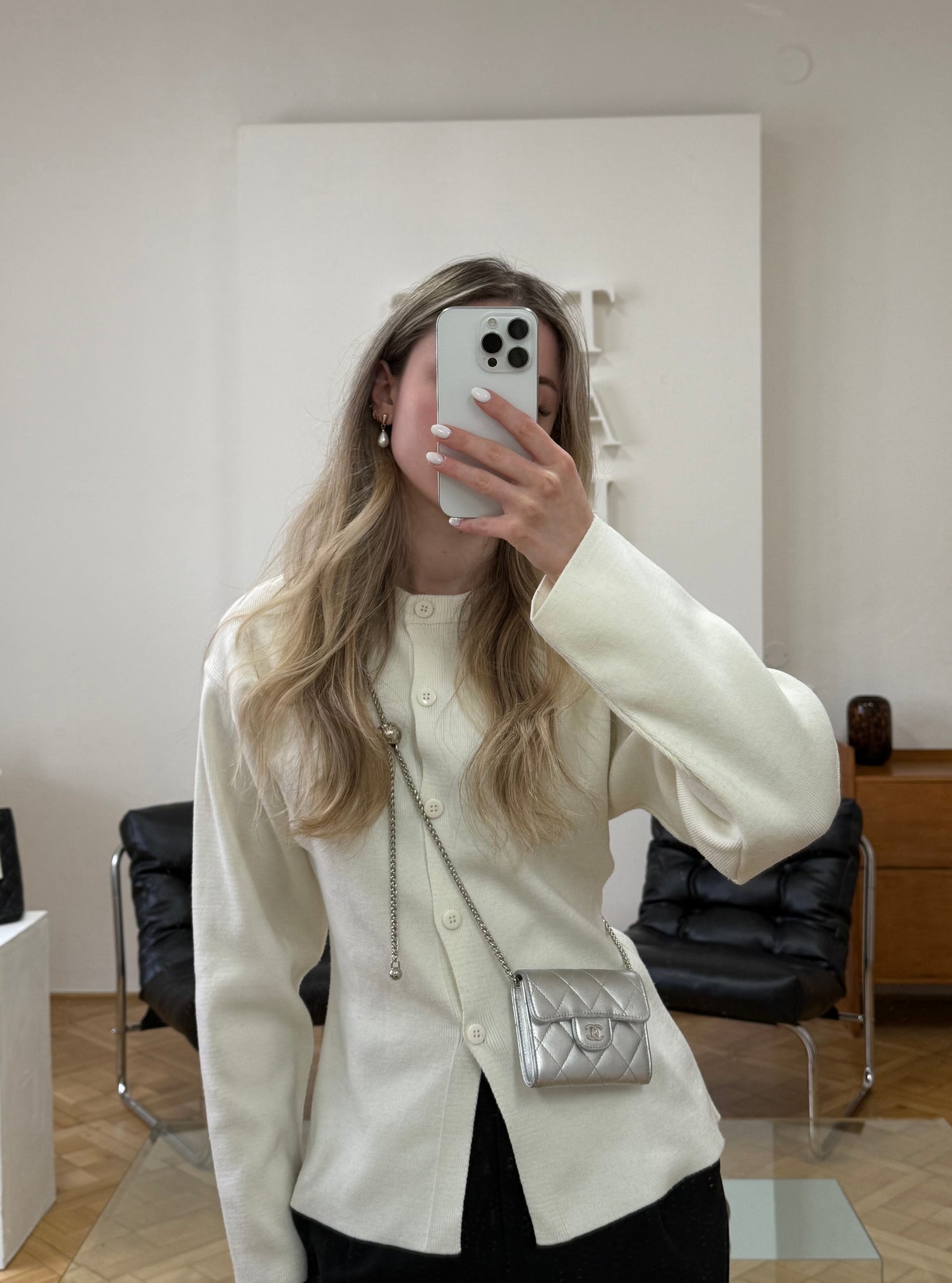 SERIES 22 CHANEL METALLIC SILVER QUILTED WALLET