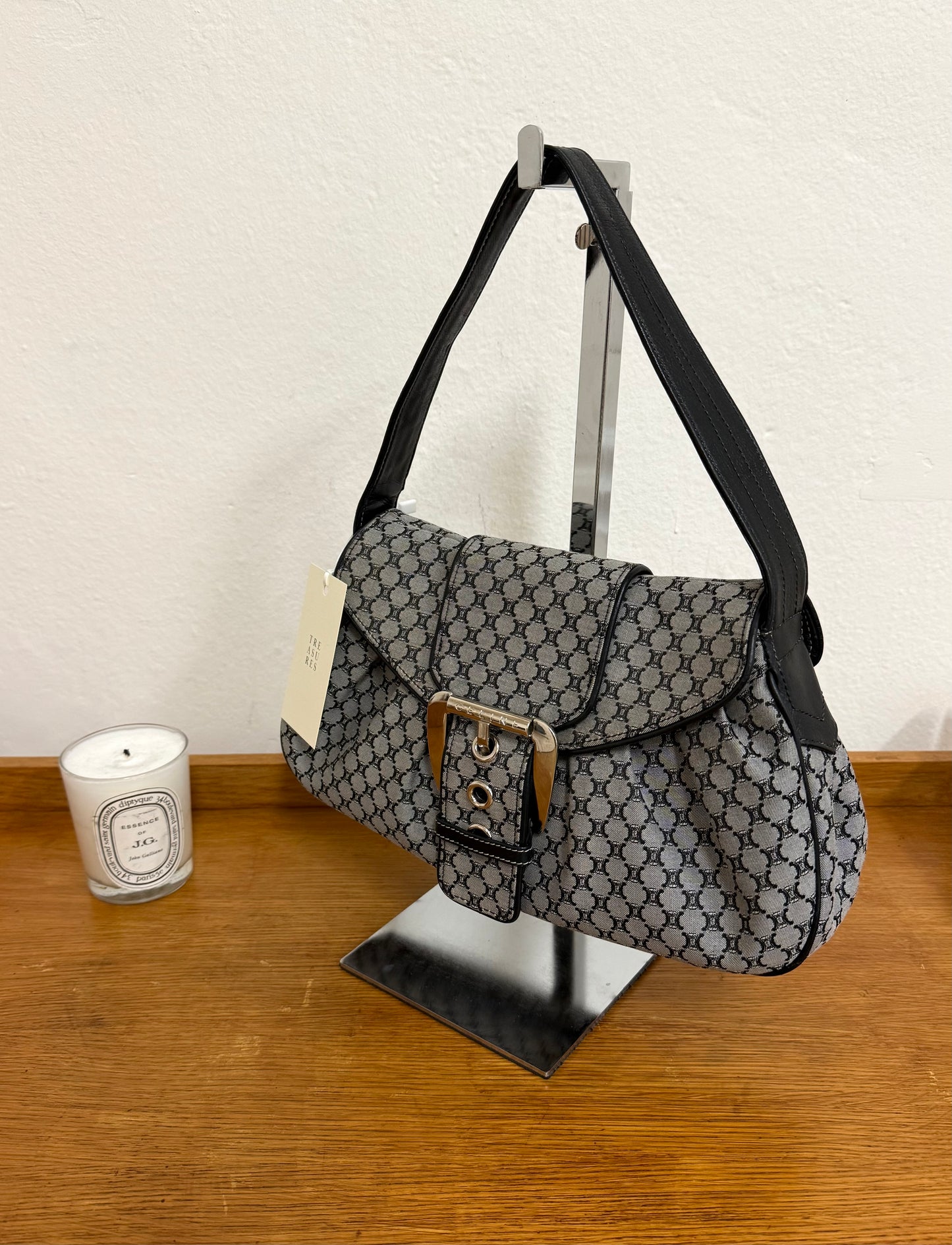 CELINE TRIOMPHE SHOULDER BAG