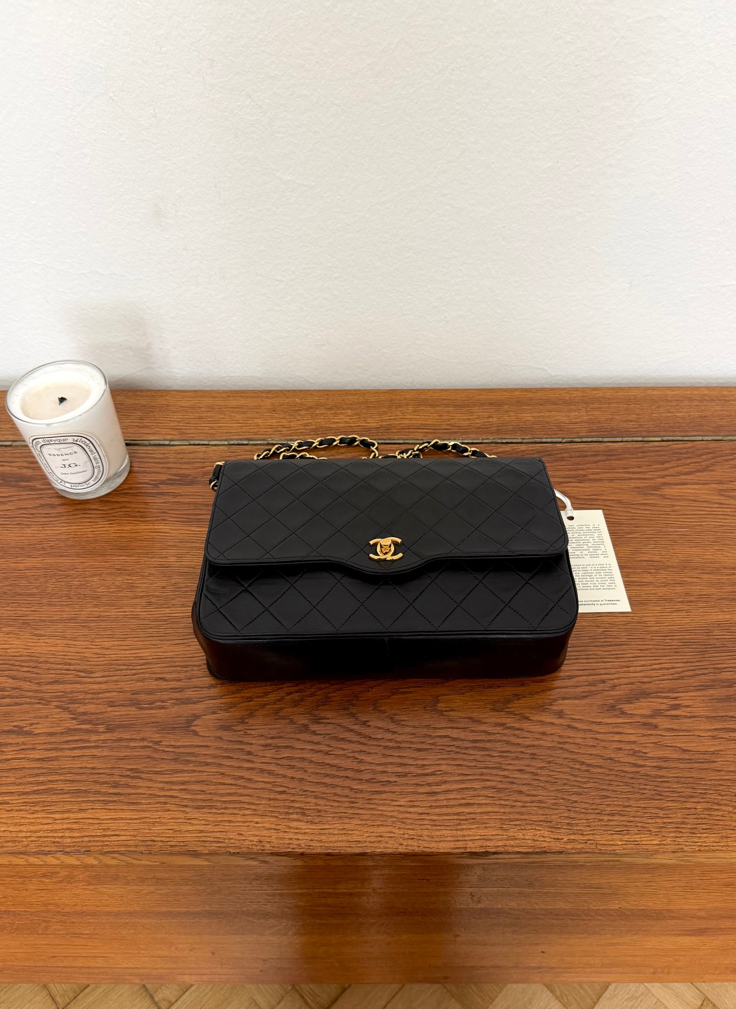 CHANEL BLACK TWIST LOCK FLAP BAG LAMBSKIN GOLD HW