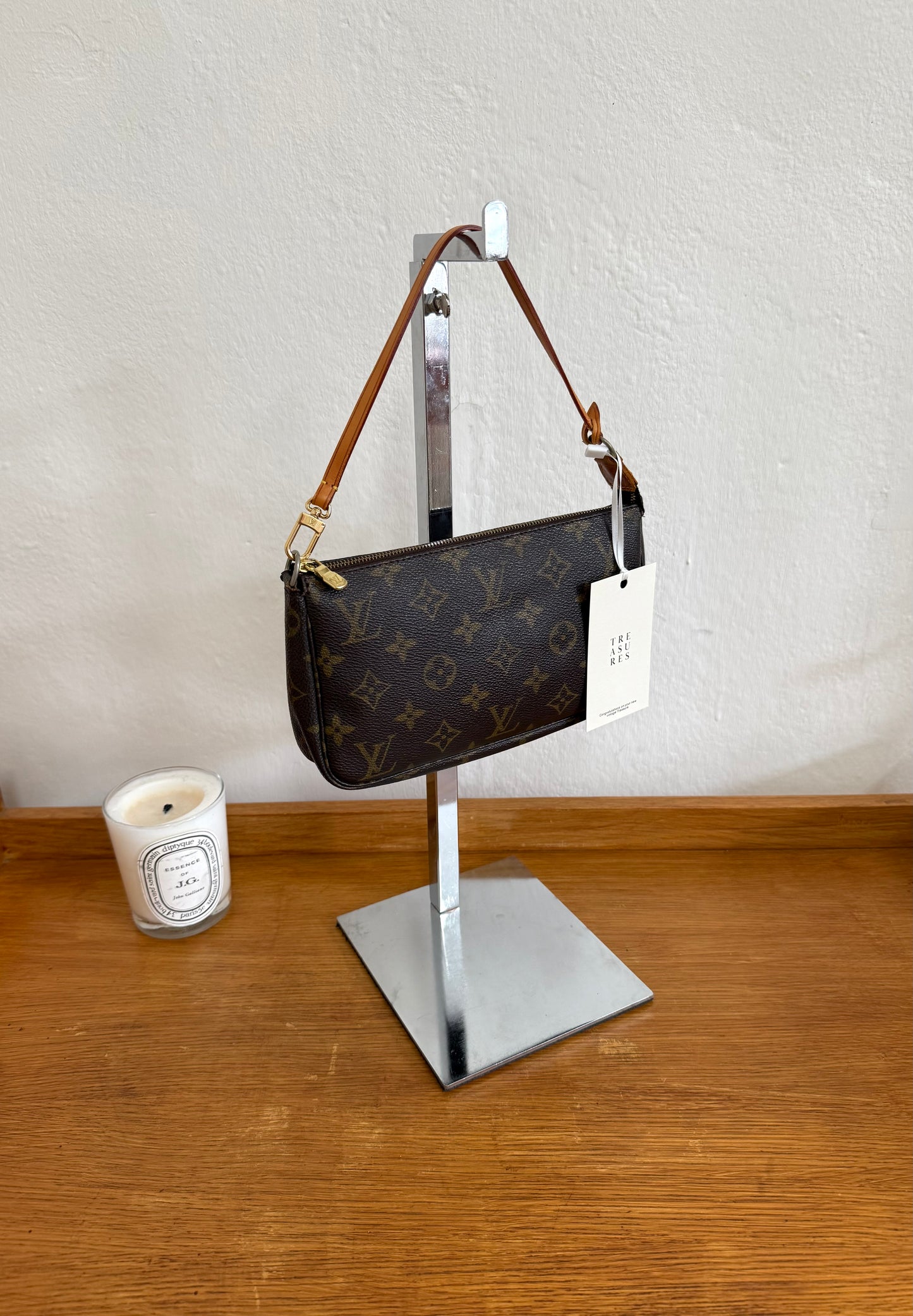 LV POCHETTE 273