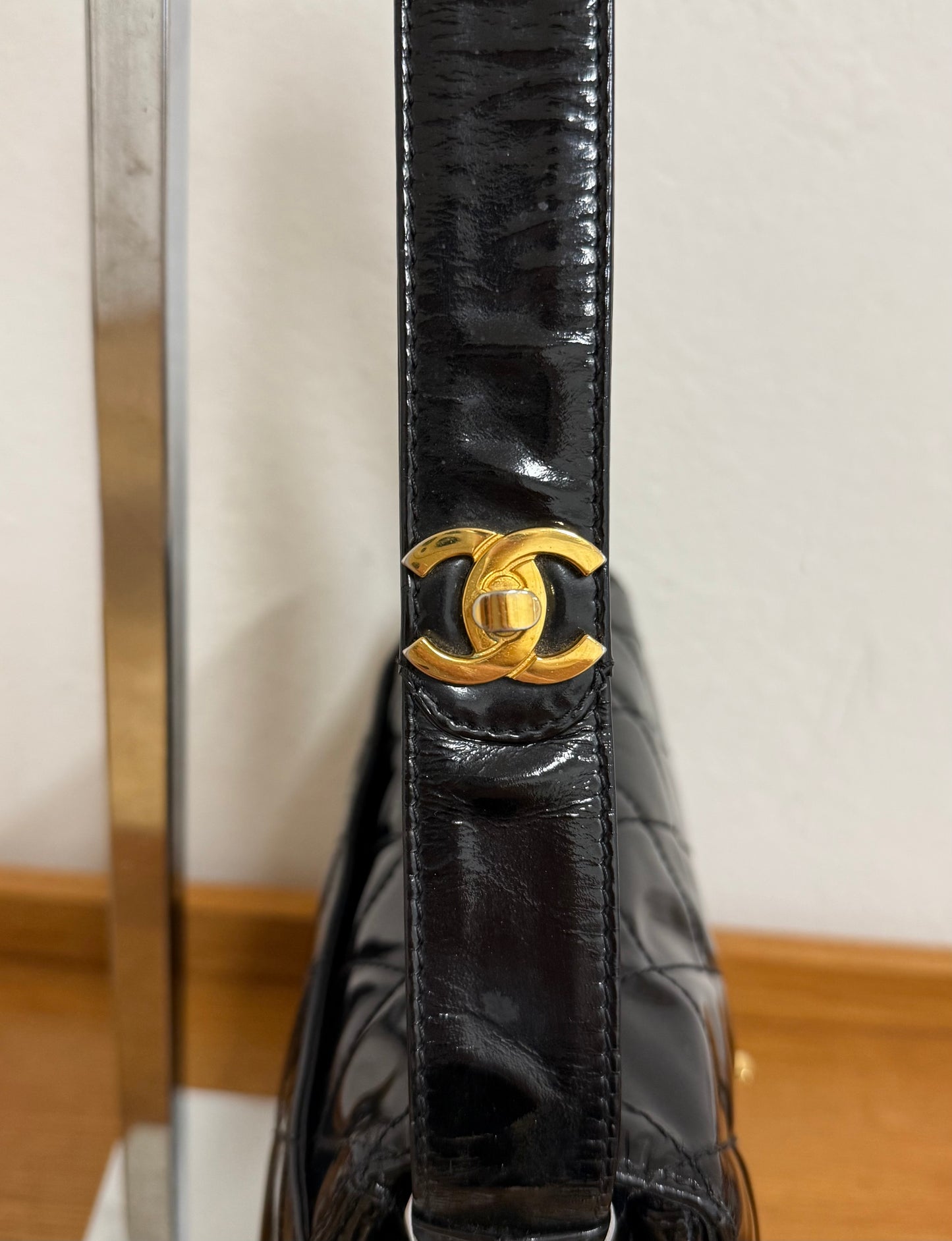 CHANEL TWIST LOCK FLAP PATENT LEATHER