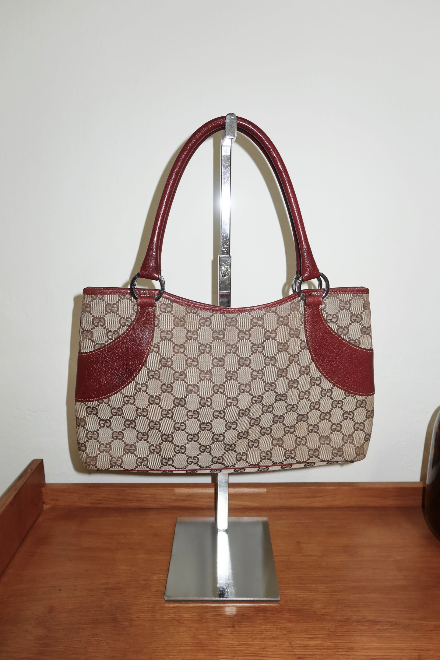GUCCI GG SHOULDER TOTE BAG WINE
