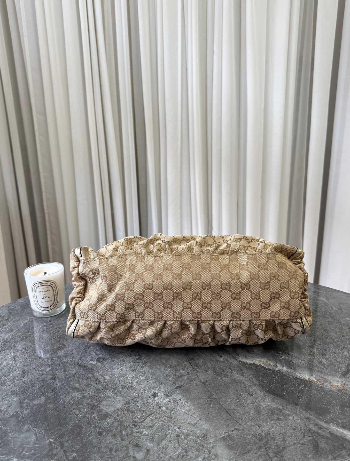 GUCCI GG MONOGRAM ABBEY D RING SHOULDER BAG
