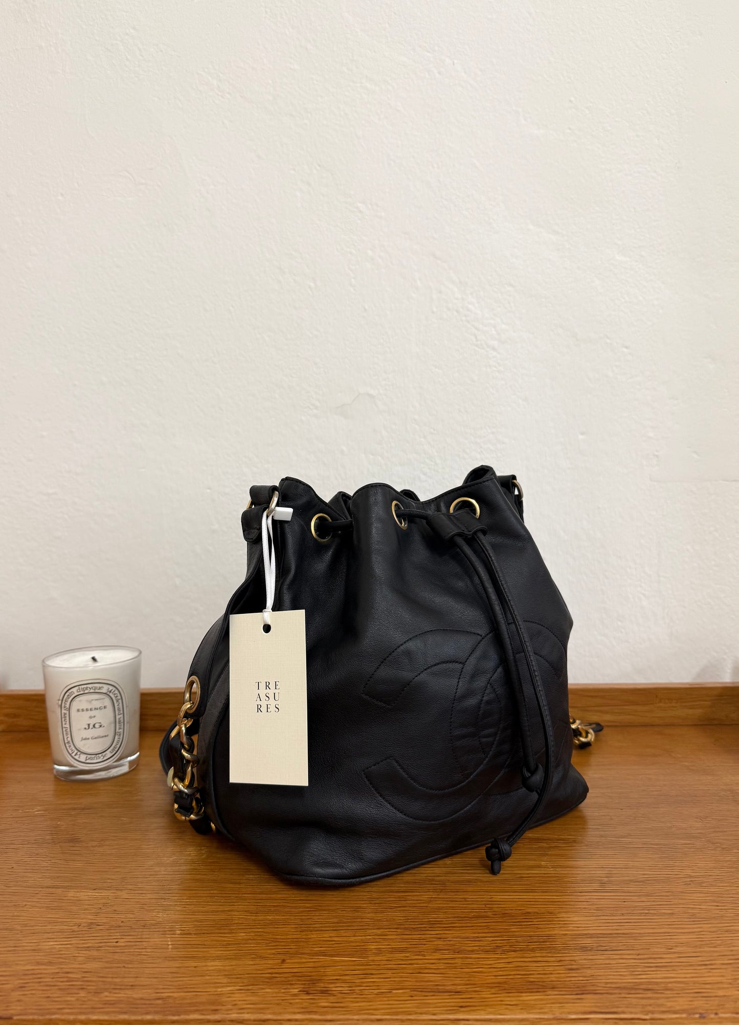 CHANEL BUCKET CC LOGO & POUCH