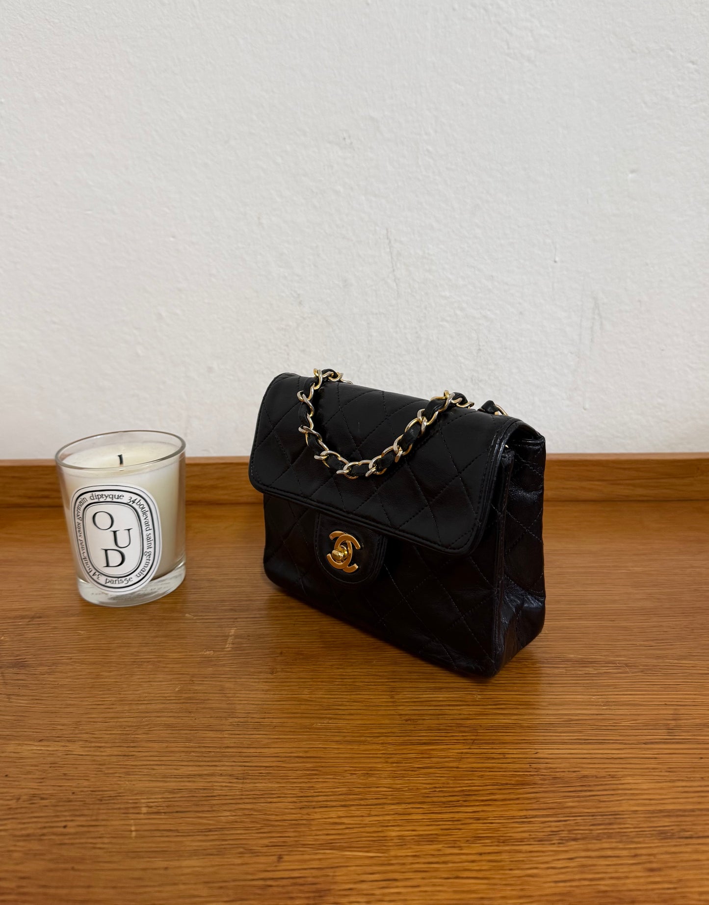 CHANEL CLASSIC SINGLE FLAP BAG TWIST LOCK 24K GOLD