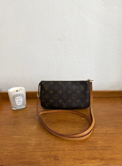 LV POCHETTE