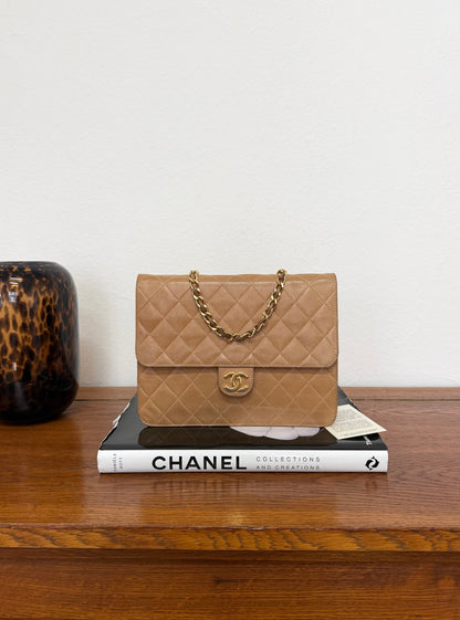 Chanel Matelassé kabelka z camel jehněčí kůže se zlatým řetízkem – Treasures Prague