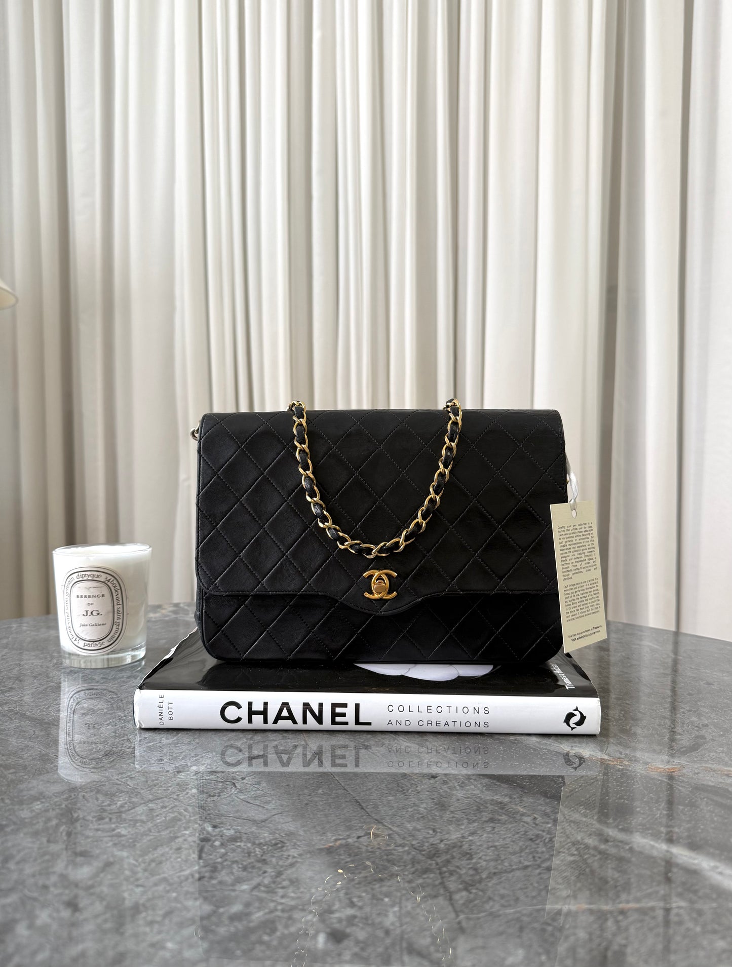 CHANEL BLACK TWIST LOCK FLAP BAG LAMBSKIN GOLD HW