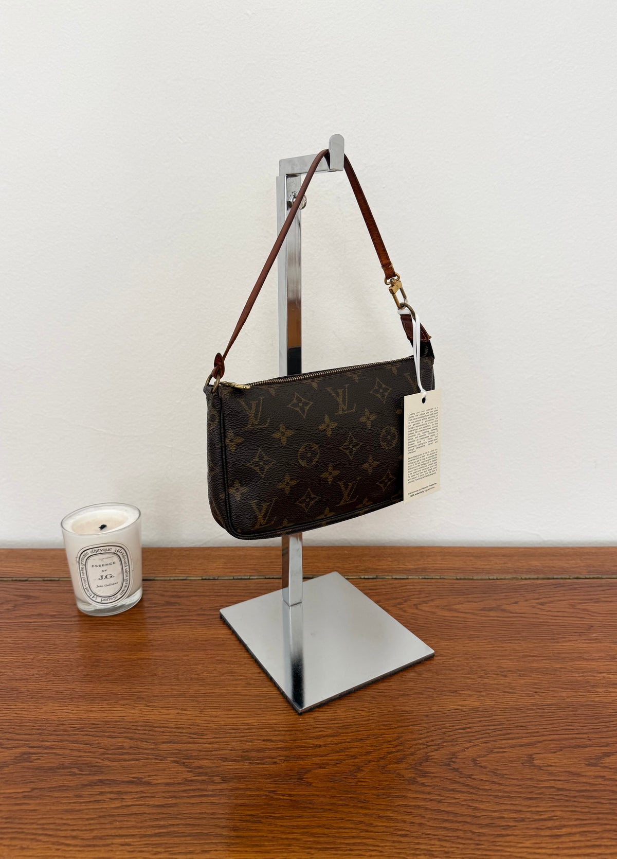 LV Pochette
