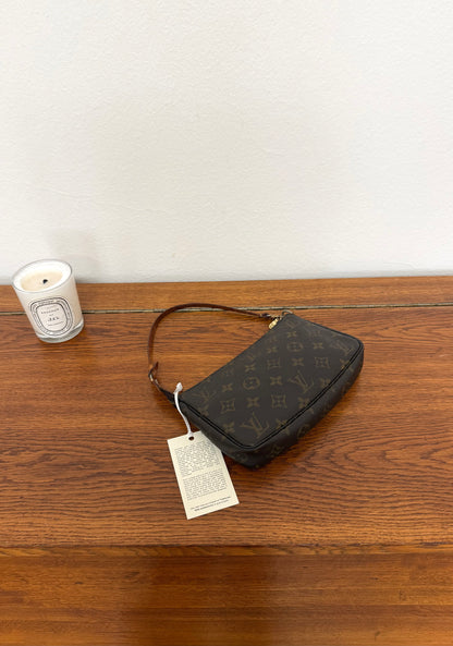 LV POCHETTE 304