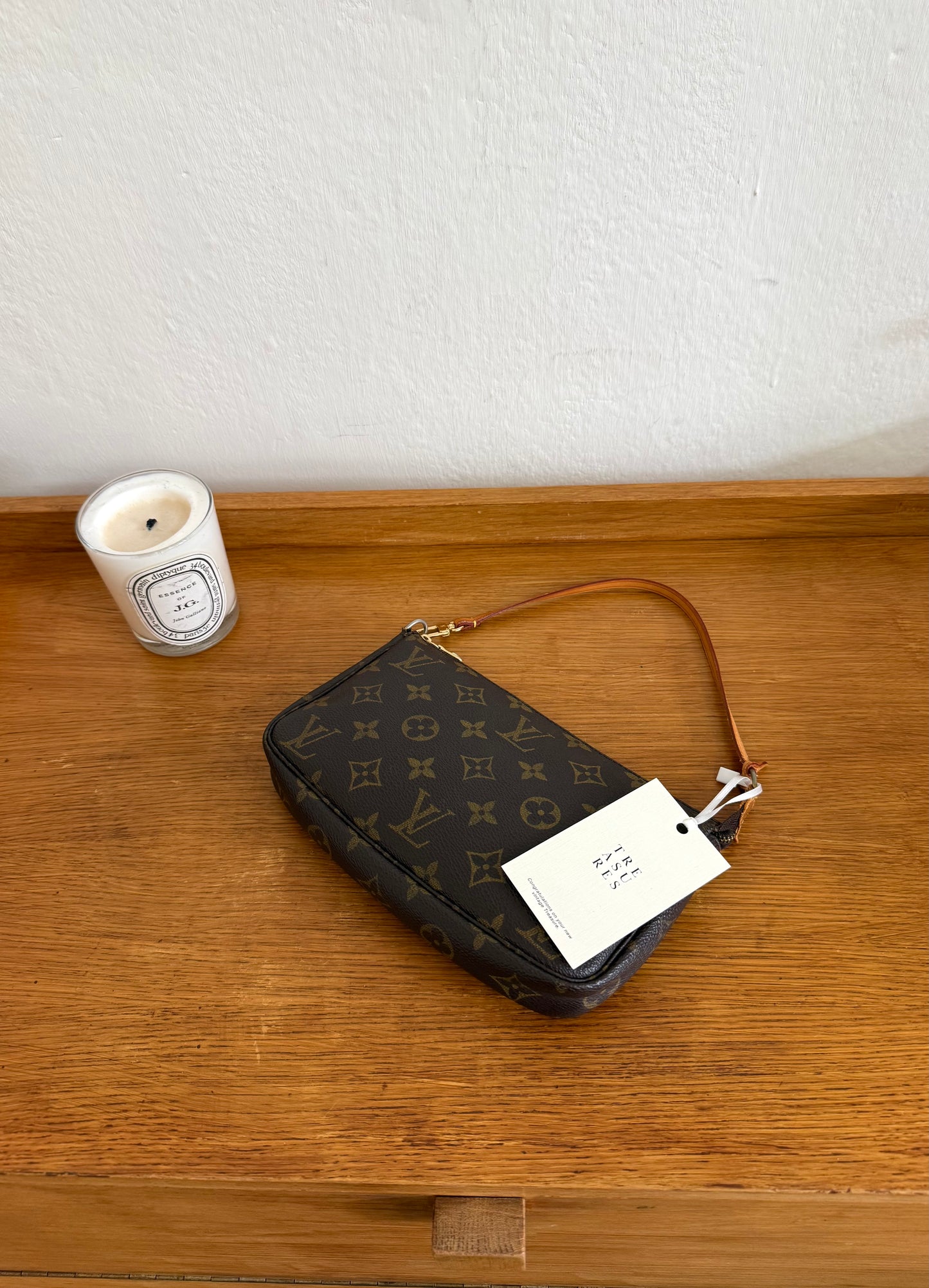 LV POCHETTE 273