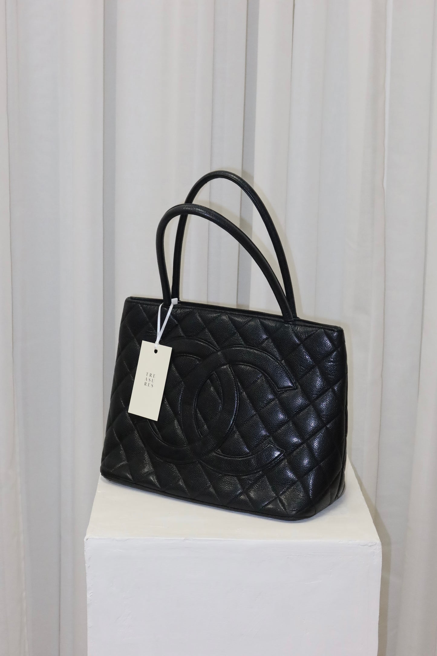 CHANEL CAVIAR MEDDALLION TOTE