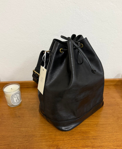 LV EPI PETIT NOÉ BLACK BUCKET BAG