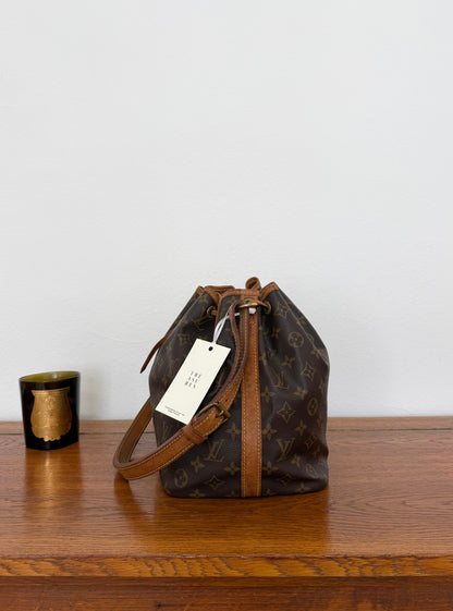 LV PETIT NOÉ MONOGRAM BUCKET BAG
