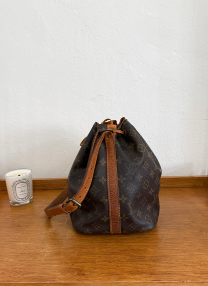 LV PETIT NOÉ MONOGRAM BUCKET BAG