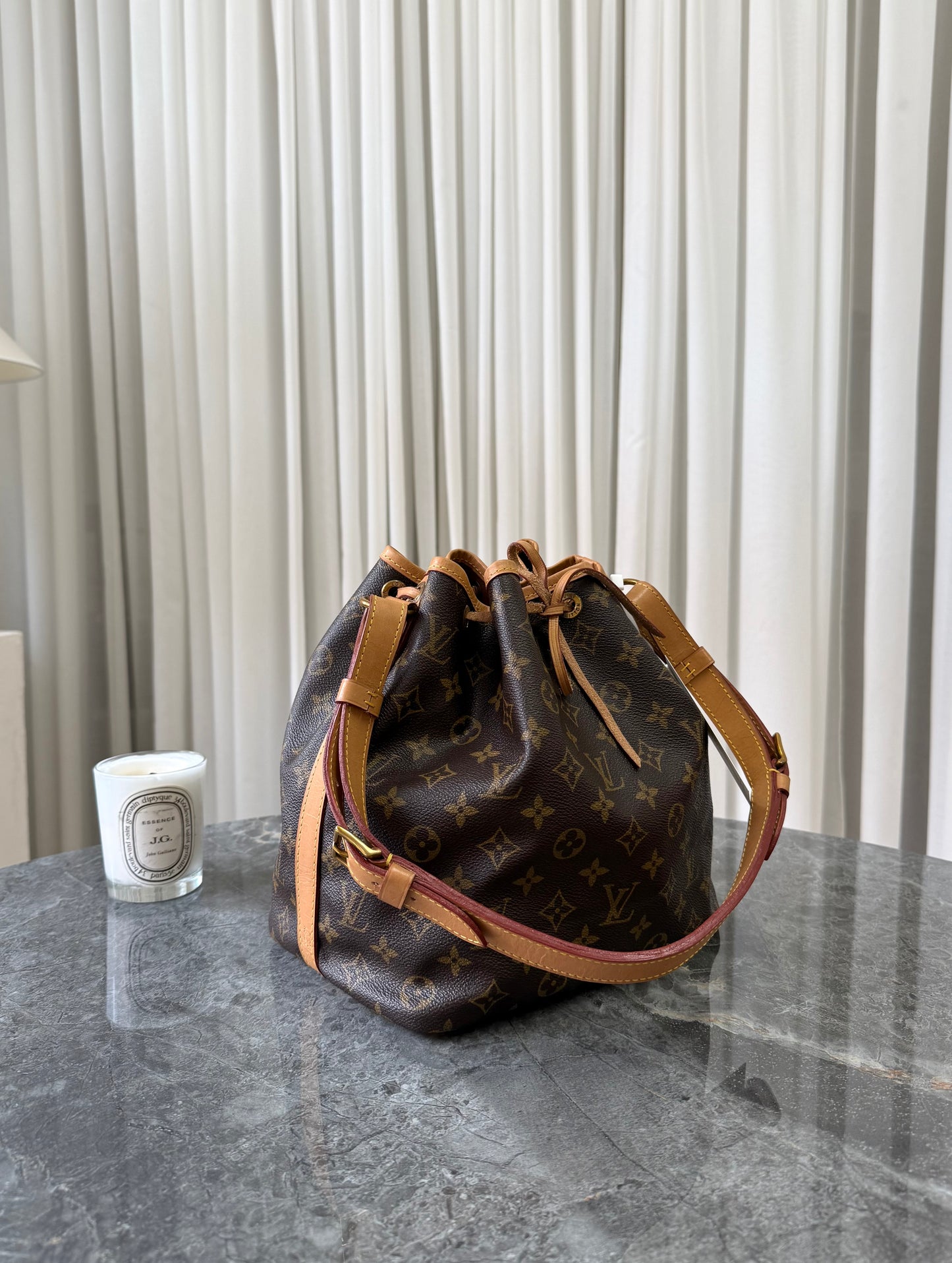 LV PETIT NOÉ MONOGRAM BUCKET BAG