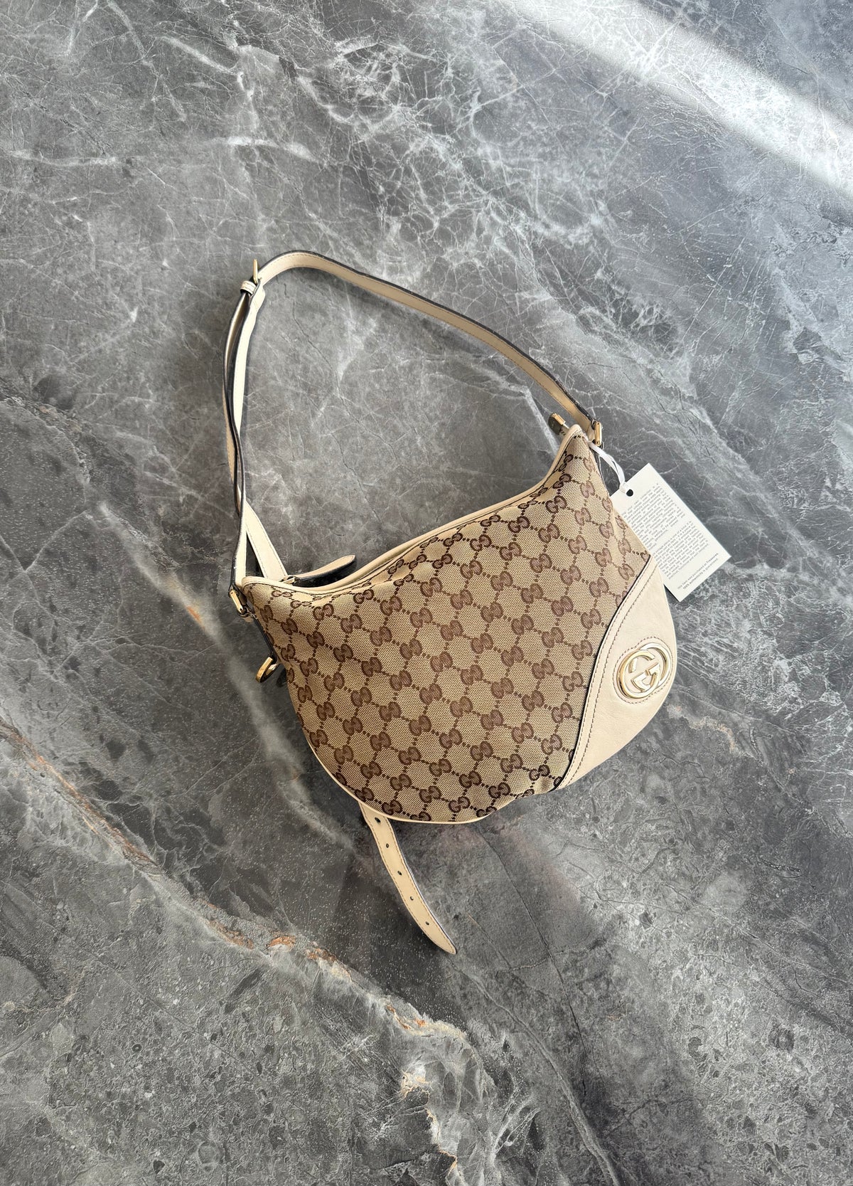 Gucci Sukey crossbody z GG canvasu se zlatým hardwarem, foto 8