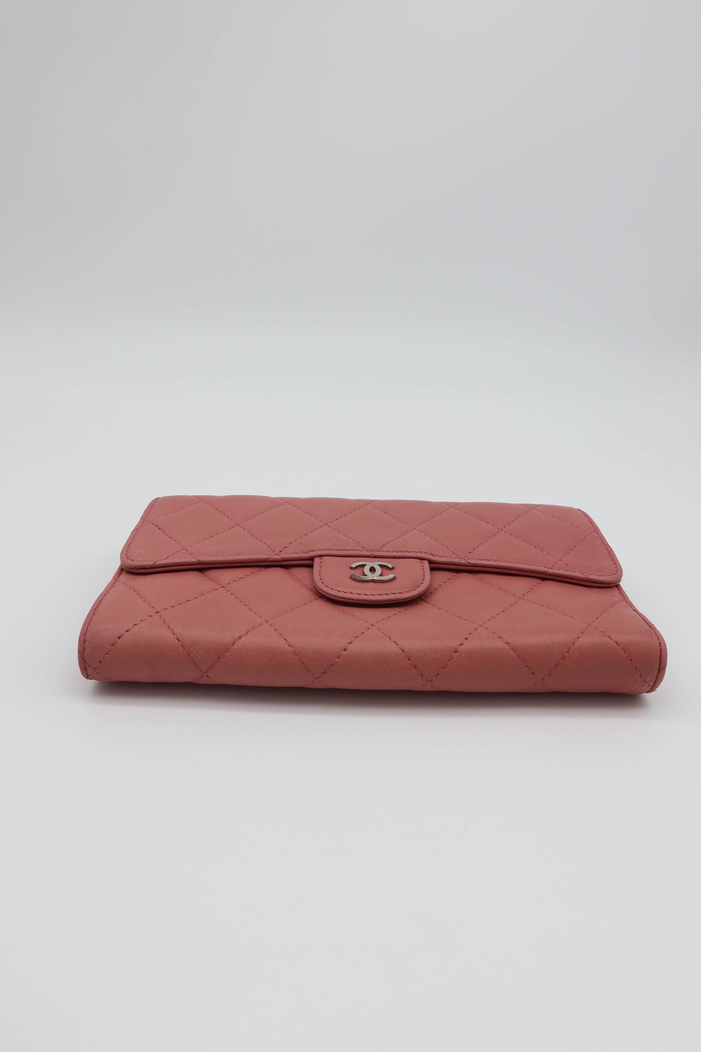 CHANEL CLASSIC WALLET PINK