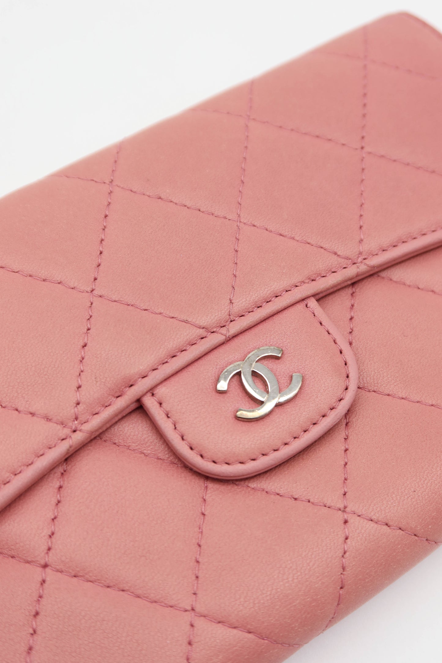 CHANEL CLASSIC WALLET PINK