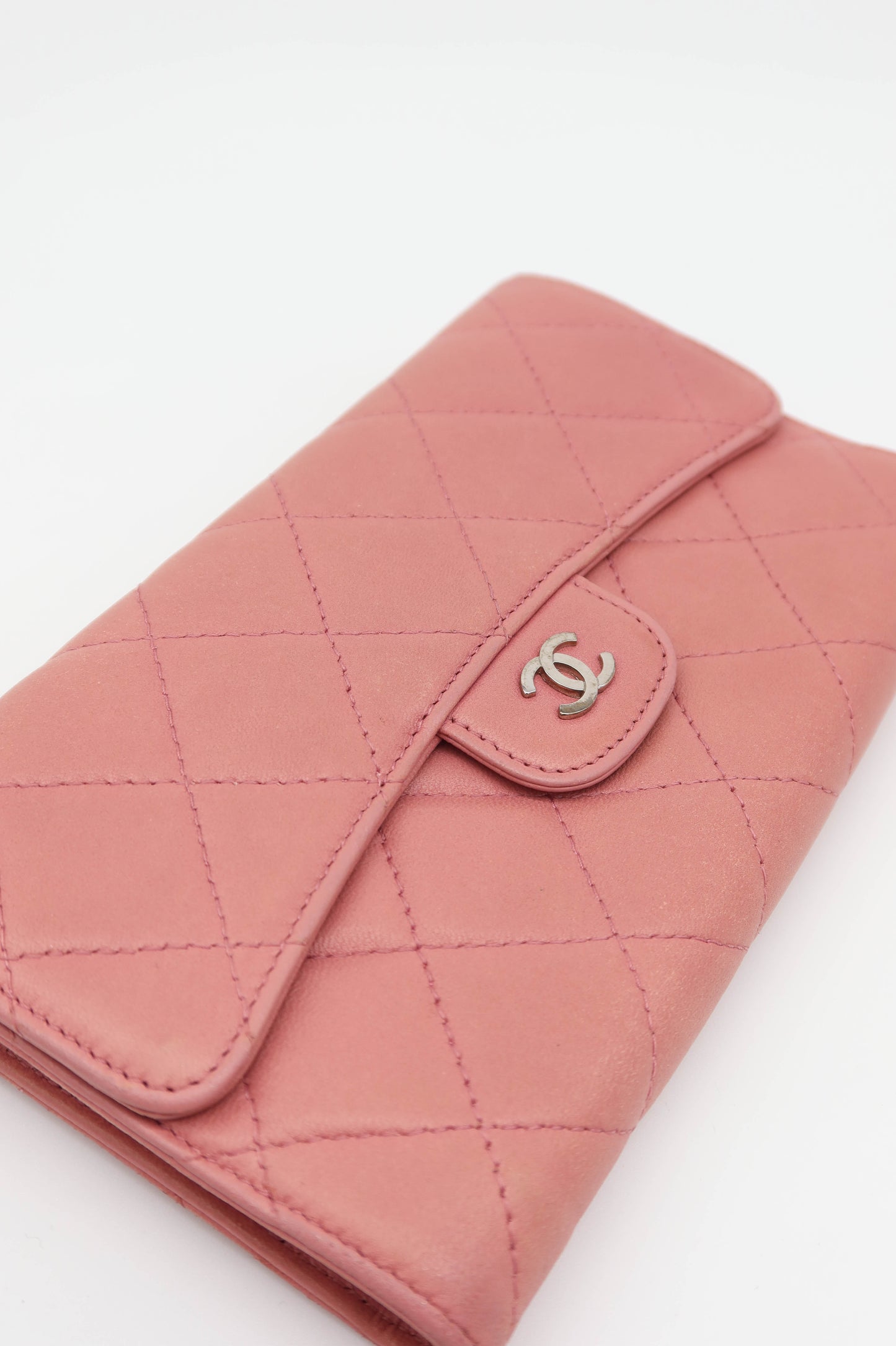 CHANEL CLASSIC WALLET PINK
